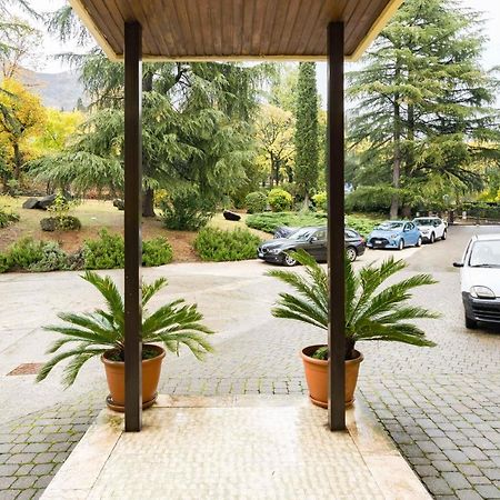 Residenza Al Vittoriale - By Host4U Διαμέρισμα Gardone Riviera Εξωτερικό φωτογραφία