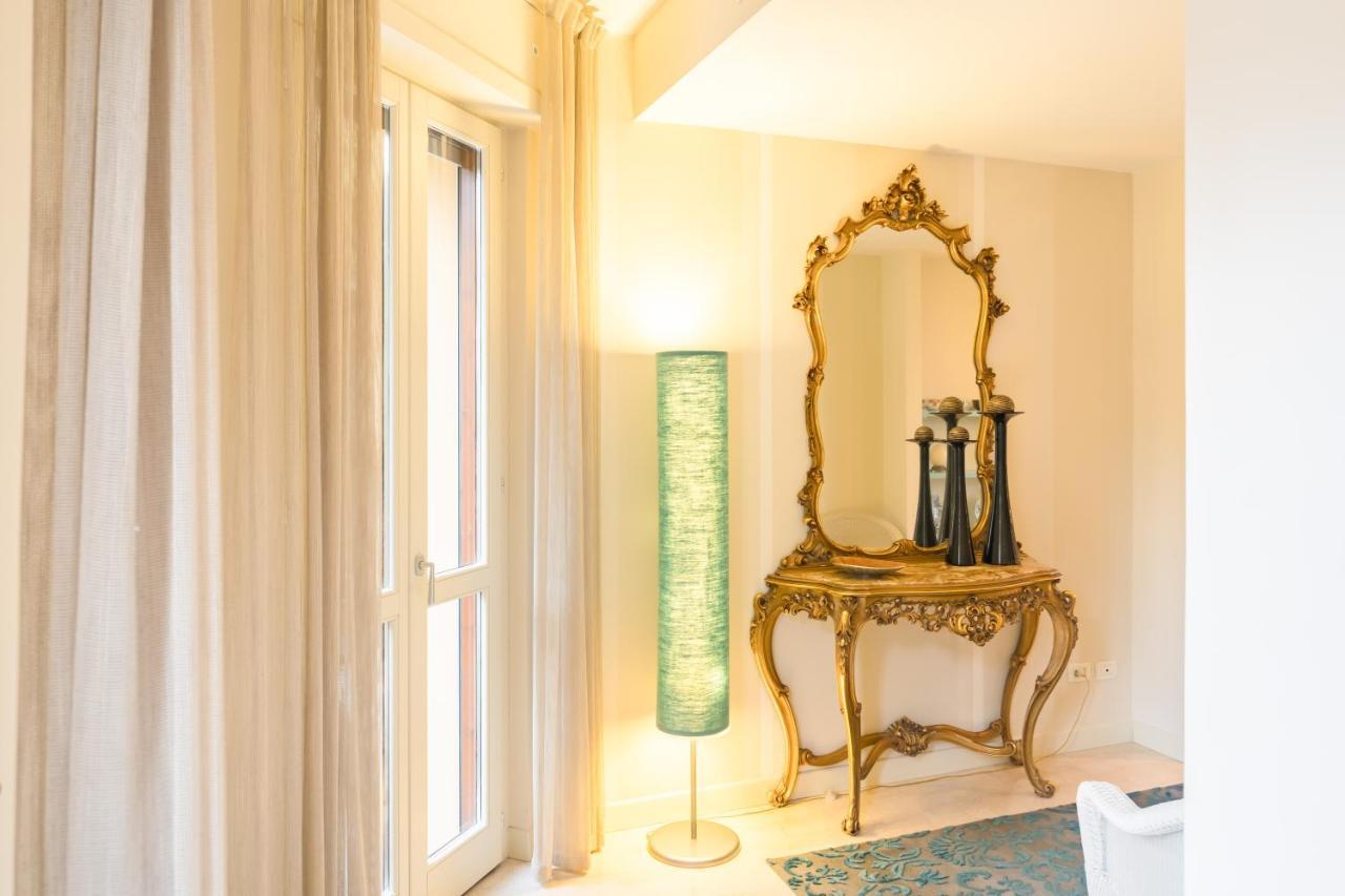 Residenza Al Vittoriale - By Host4U Διαμέρισμα Gardone Riviera Εξωτερικό φωτογραφία