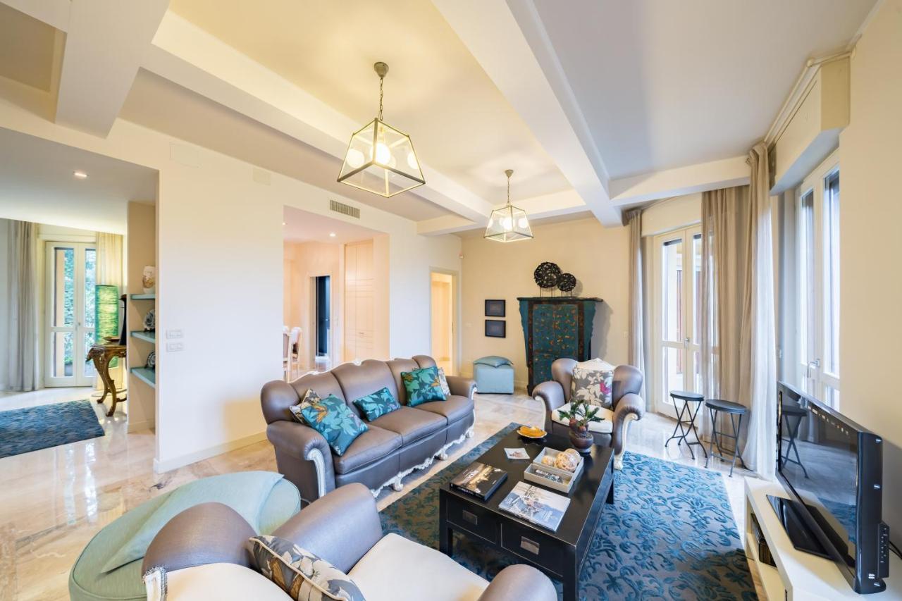 Residenza Al Vittoriale - By Host4U Διαμέρισμα Gardone Riviera Εξωτερικό φωτογραφία