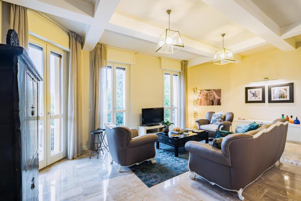 Residenza Al Vittoriale - By Host4U Διαμέρισμα Gardone Riviera Εξωτερικό φωτογραφία