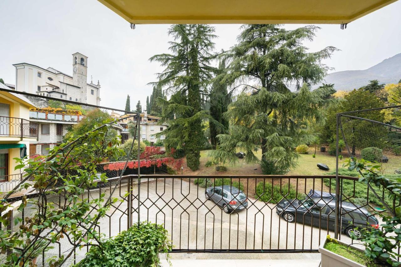 Residenza Al Vittoriale - By Host4U Διαμέρισμα Gardone Riviera Εξωτερικό φωτογραφία